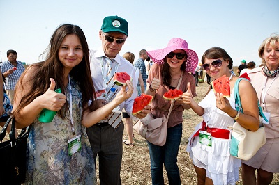 Участники фестиваля Соль-Илецкий арбуз
