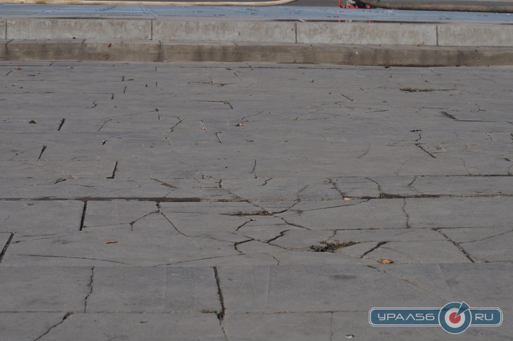 Плитка на Комсомольской площади. Орск, 11.08.2014