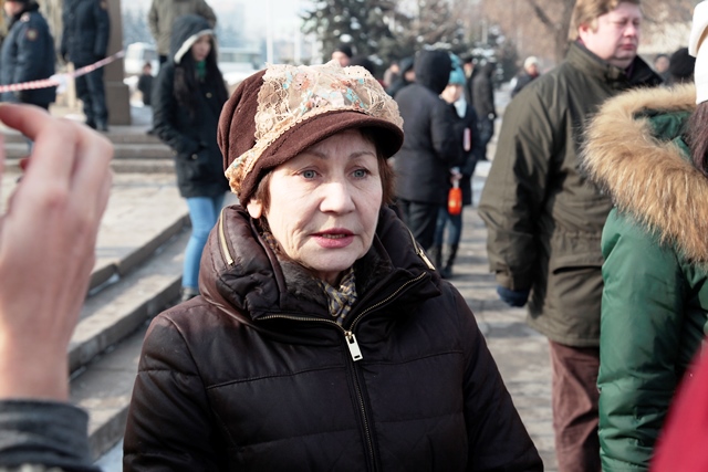 В Казахстане женщины вышли на митинг с трусами на голове