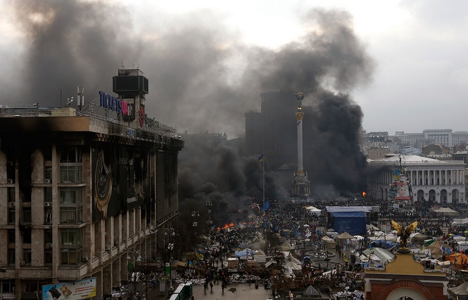 Беспорядки на площади Независимости в Киеве. Фото: Reuters 