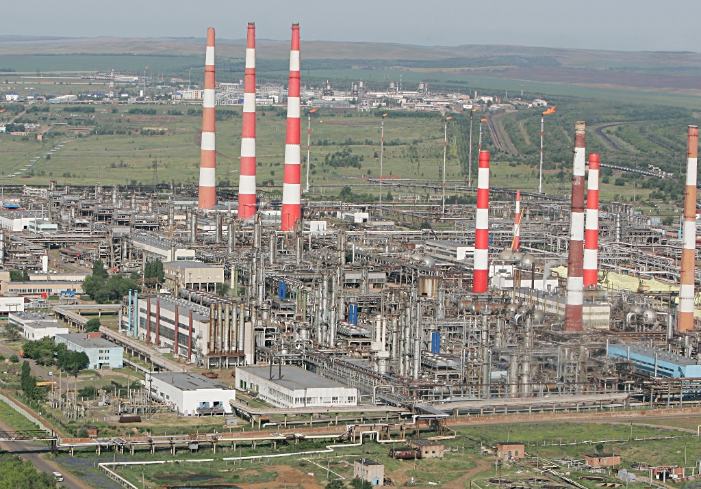 Газоперерабатывающий и гелиевый заводы в Оренбурге. Фото: сайт ООО «Газпром добыча Оренбург»