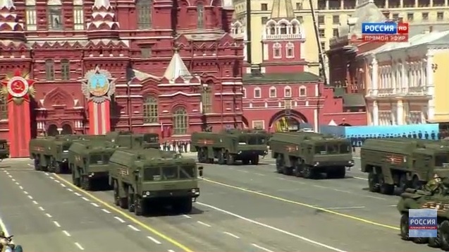 Установки Искандер на Параде Победы в Москве