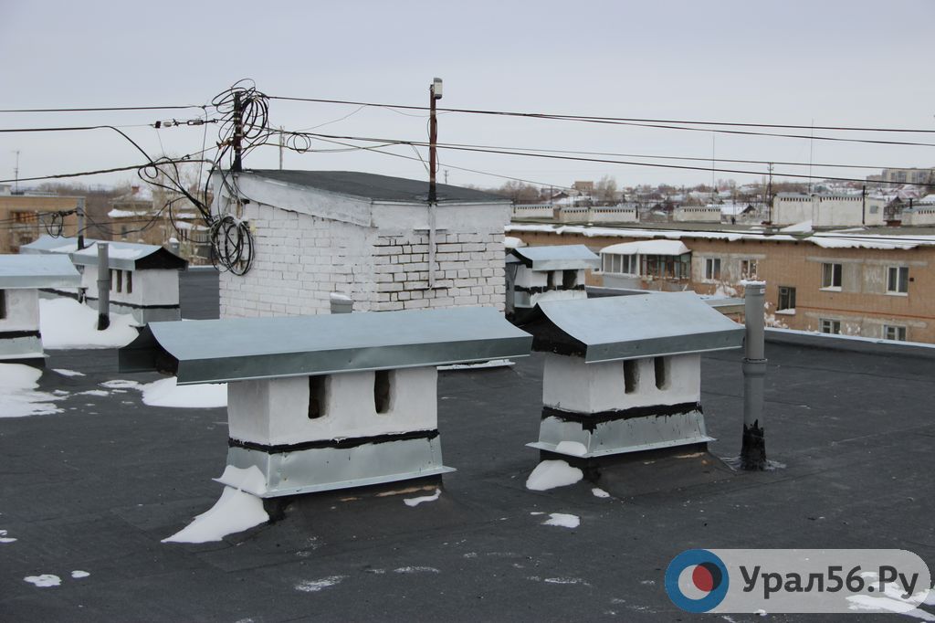 Крыша дома №12 по улице Станционной в Орске после капремонта