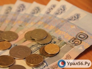 Средняя зарплата чиновника в Оренбургской области  — 58 725 руб.