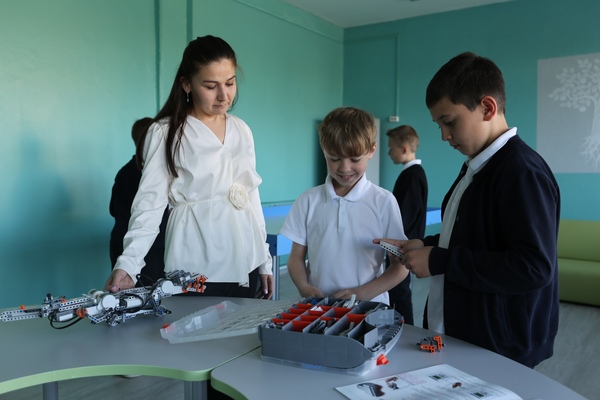 Школы Медногорска пополнились современным оборудованием и мебелью