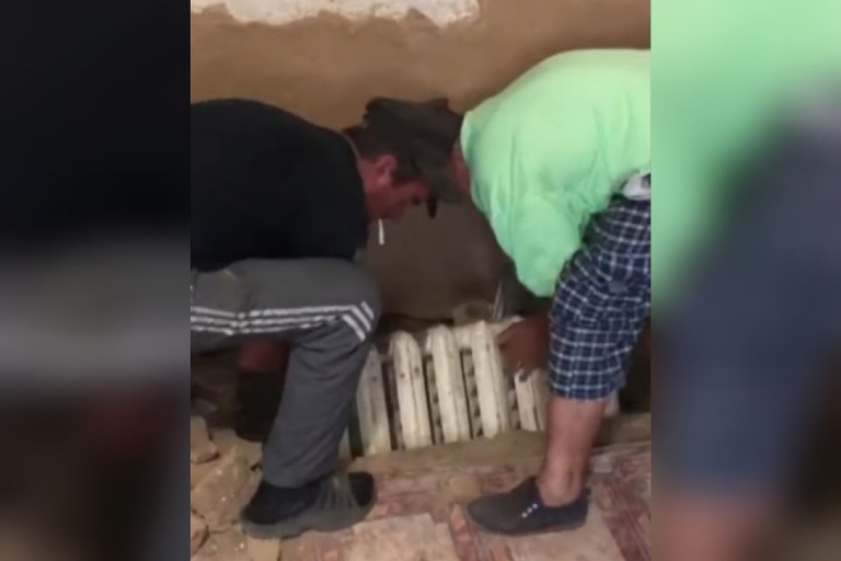 В Акбулакском районе женщина украла чугунные батареи и закопала их в доме (видео)