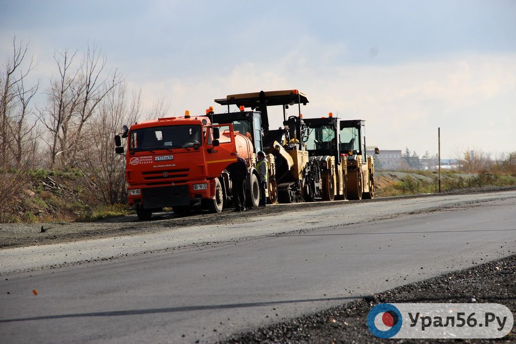 Ремонт трассы в Оренбургской области, фото из архива