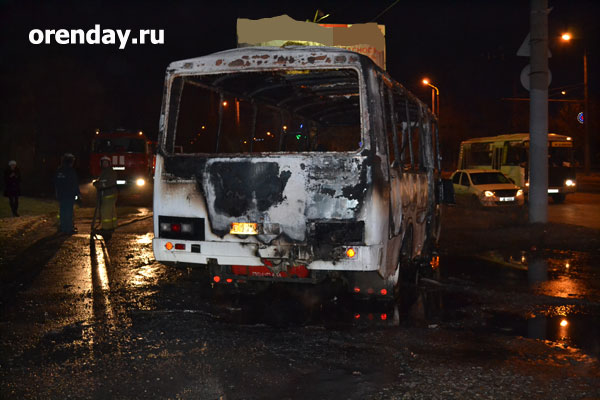 В Оренбурге сгорел автобус