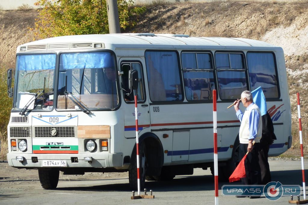 Водители автобусов показали класс