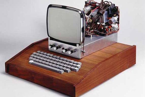 Первый компьютер фирмы Apple