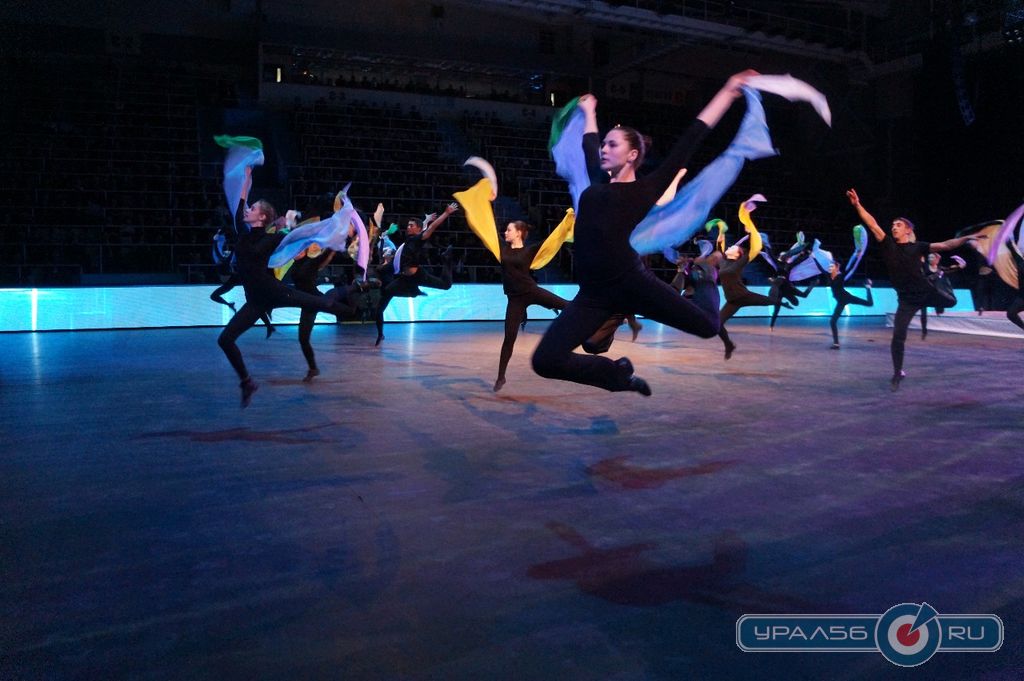 Один из ярких танцевальных постановок во время празднования юбилеев Оренбургской губернии и области