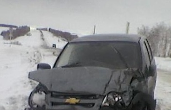 В Оренбургской области в серьезное ДТП попали два внедорожника.