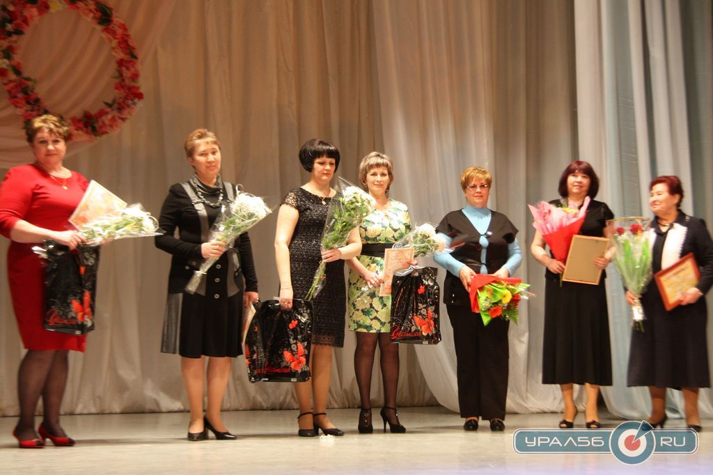 Награждение победительниц премии «Орчанка», 06.03.2014 