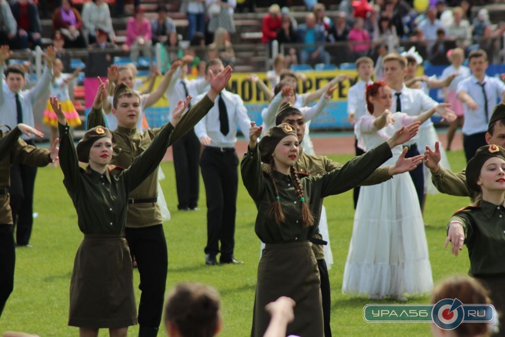 Концертная программа на День Победы в Новотроицке