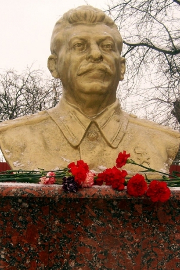 Бюст Иосифа Сталина в Пензе