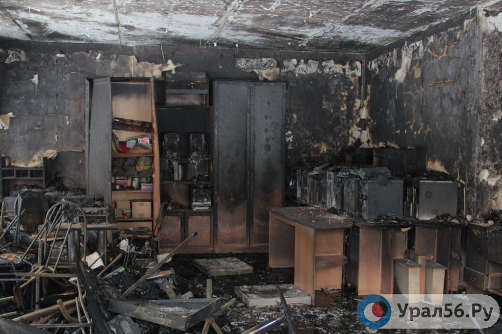 Последствия пожара в одном из кабинетов администрации, 08.01.2015 