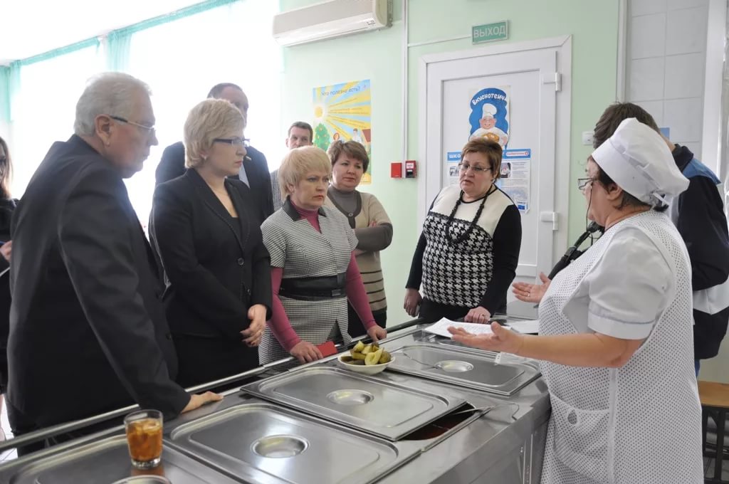 Школа оренбург вакансия. Депутаты с проверкой в школах Оренбурга.