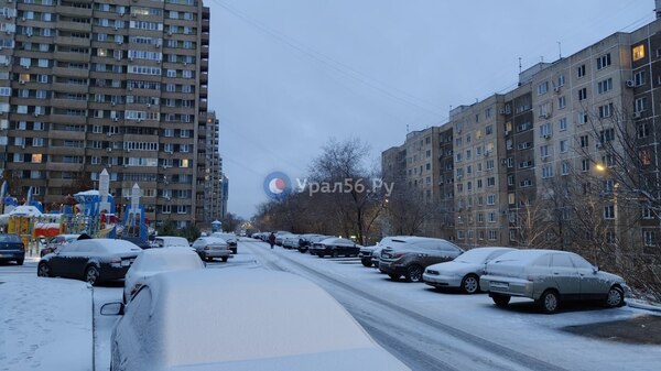 Обстановка в одном из дворов Оренбурга утром 5 ноября