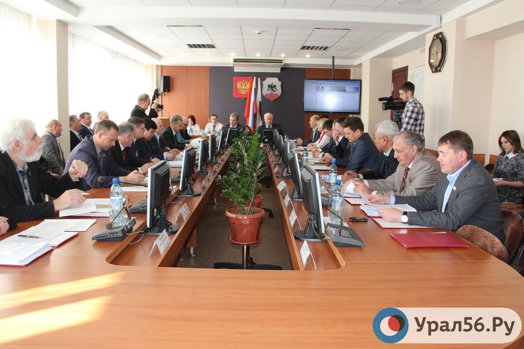 Орские депутаты обеспечили общество анонимных алкоголиков помещением