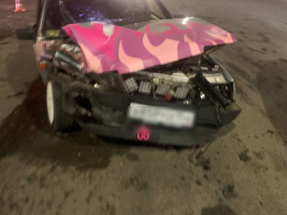 В Оренбурге на улице Цвиллинга столкнулись два автомобиля. Пострадали водитель и пассажир