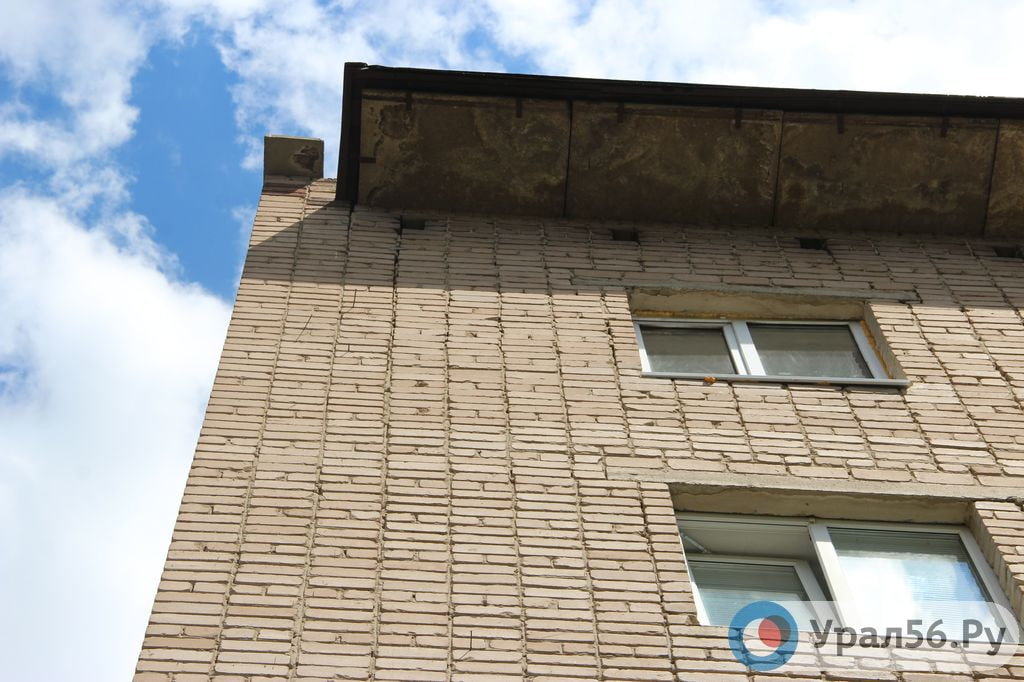 В Медногорске благодаря вмешательству прокуратуры на 5 лет раньше расселят аварийныйдом