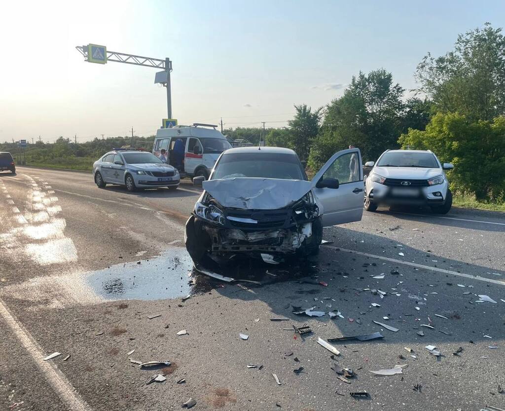 На месте аварии. Фото: УМВД России по Оренбургской области.