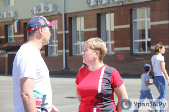 «Держимся»: О чем говорил Денис Паслер с замглавы города по социальной политике Оренбурга после велопробега?
