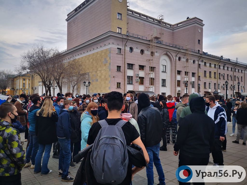 «Вот поднимается молодежь, и ее не остановишь этими репрессиями и ограничениями»: депутат Заксоба Оренбургской области о проведении акций протеста в регионе