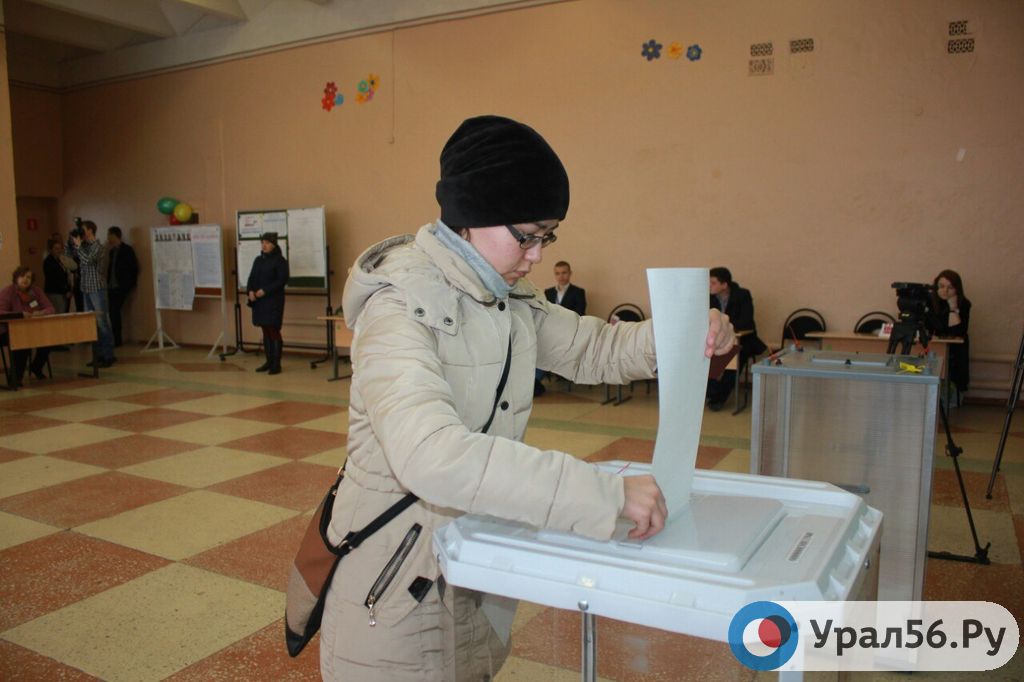 Голосование на одном из избирательных участков Оренбургской области, фото из архива