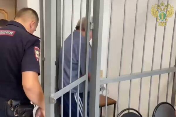 Подсудимый в зале суда. Фото прокуратуры Оренбургской области