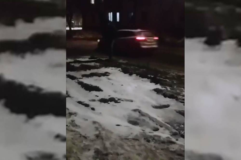 Яма в асфальте на Макаренко, кадр с видео 