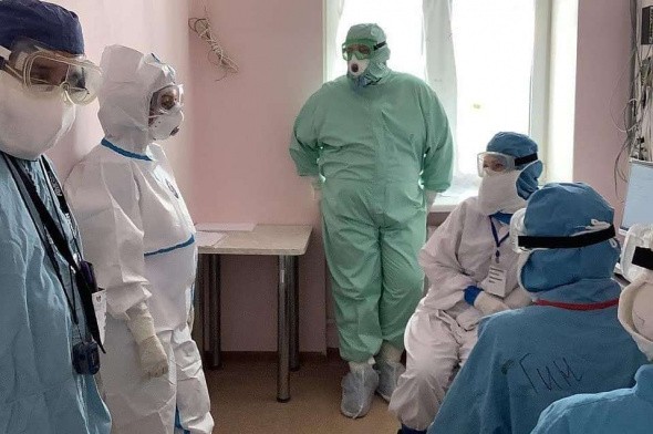 Татьяна Савинова проверила, хвататет ли лекарств и кислородной поддержки в «красной зоне» covid-госпиталя Новотроицка 