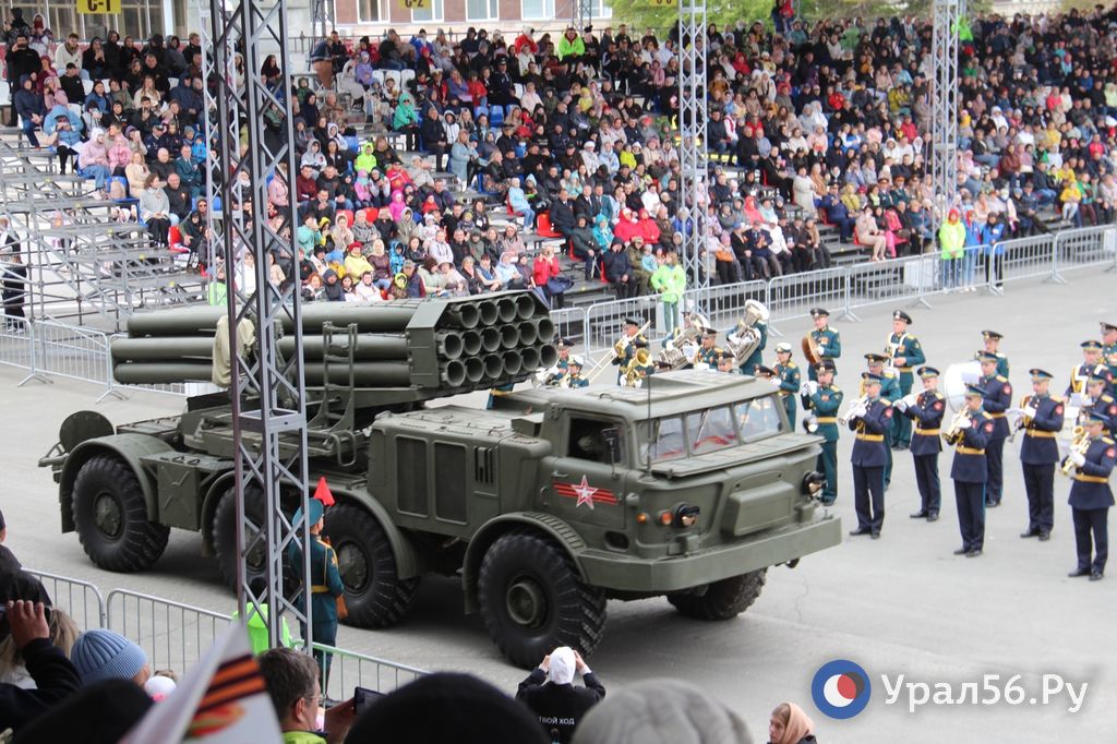 Обзор военной техники, которая прошла по площади Ленина в Оренбурге на параде Победы
