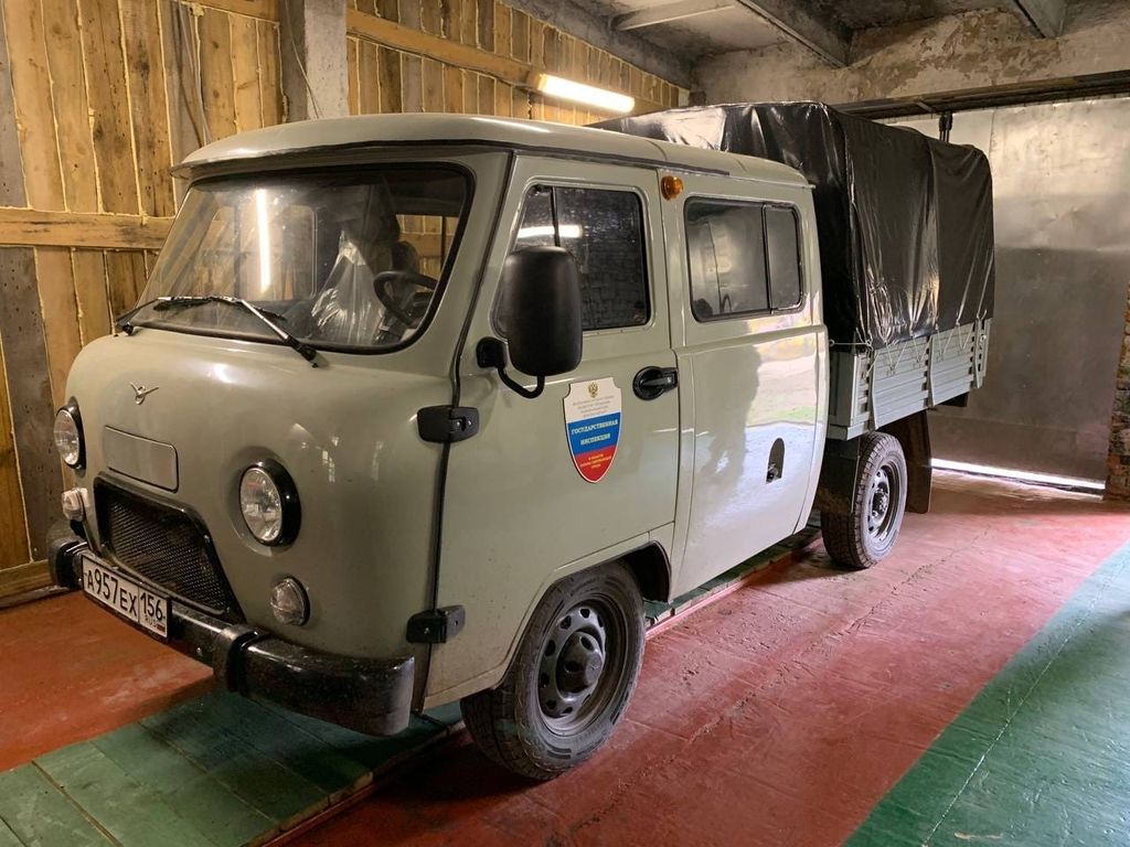 Лесопатрульный комплекс на базе автомобиля УАЗ-фермер, оснащенный установкой высокого давления и емкостью для воды. Фото: Бузулукский бор