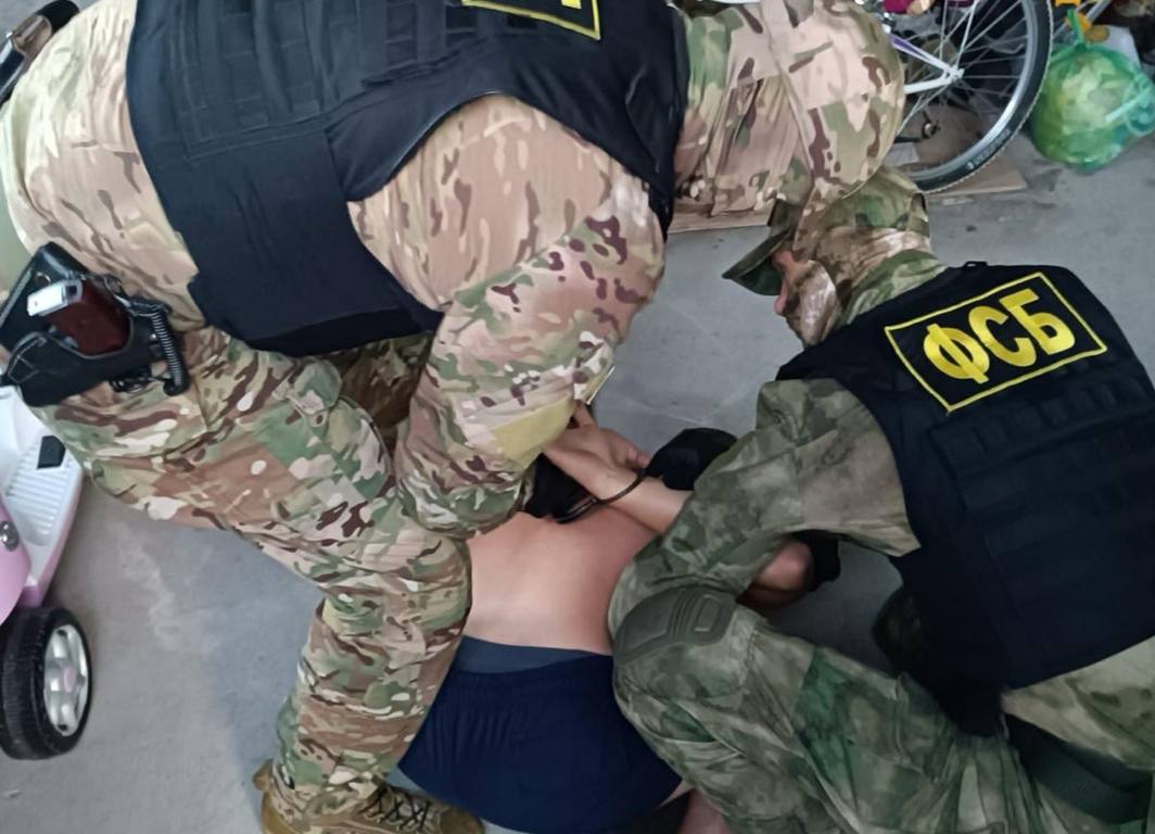 Задержание инспектора. Фото: УФСБ по Оренбургской области