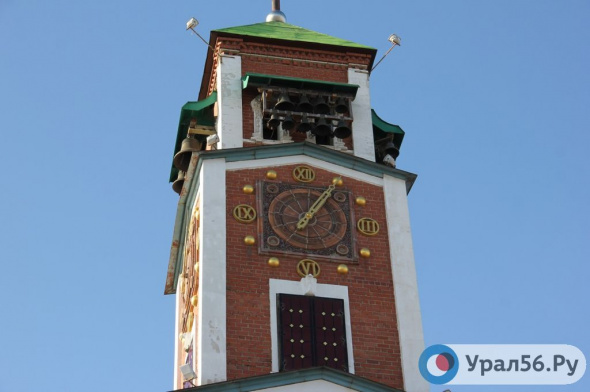 Часы-куранты на улице Советской в Оренбурге починили