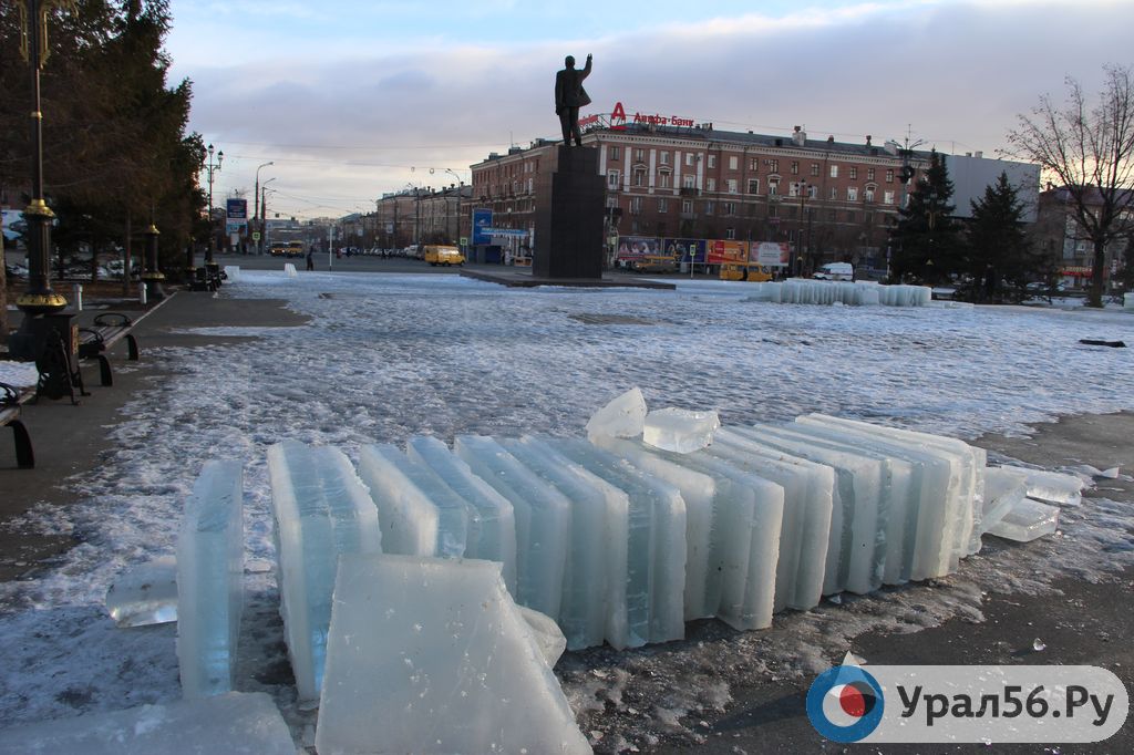 Строительство ледового городка в Орске, 10.12.2015 