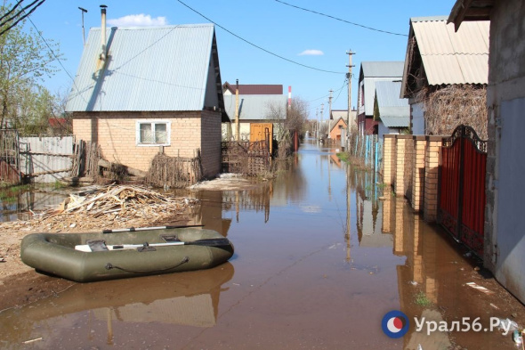 В поселки под Оренбургом, пострадавшие во время паводка, начали возвращать электричество