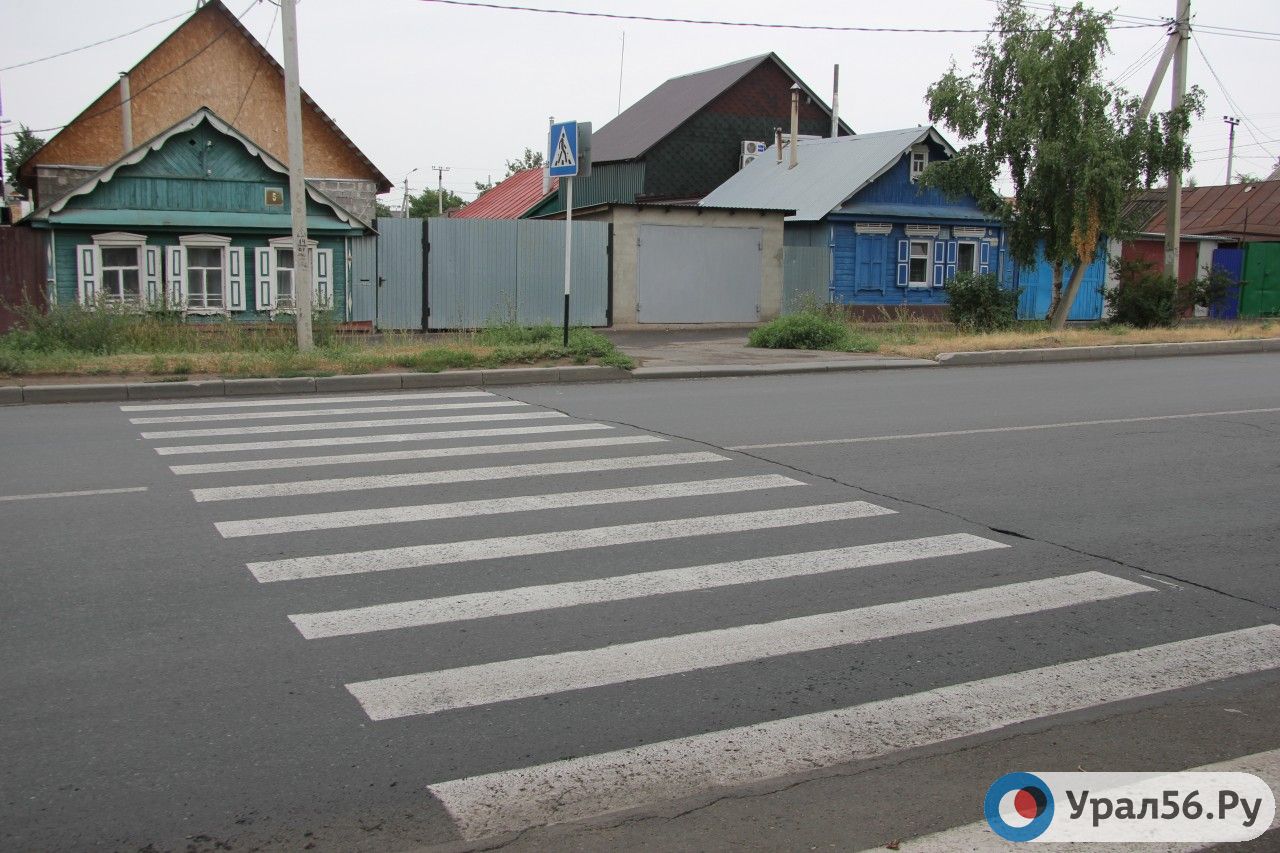 В Оренбурге рабочие «промахнулись» с пешеходным переходом
