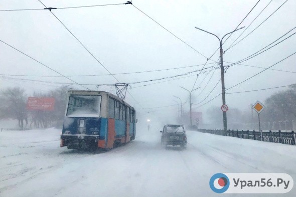 В Орске остановили движение трамваев из-за снегопада
