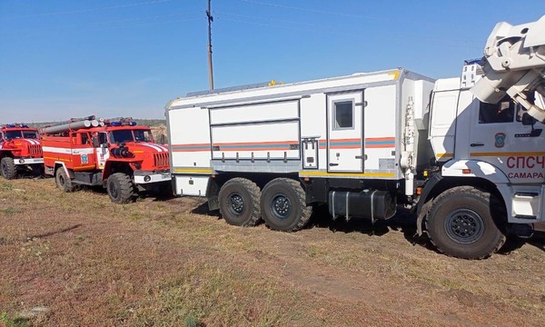 Фото с места тушения. Источник: пожарном депо МЧС России по Оренбургской области