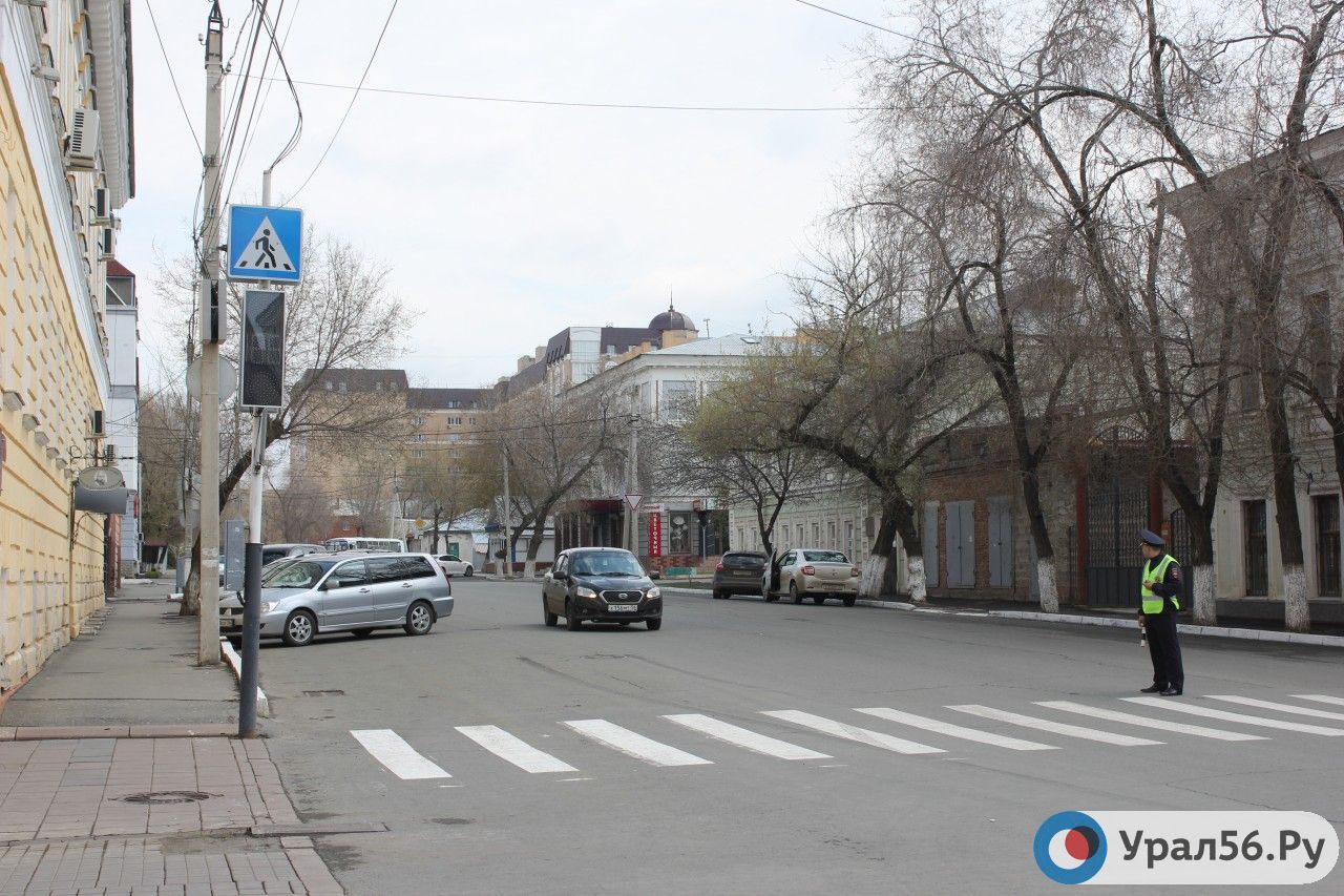 В центре Оренбурга несколько недель не работает светофор