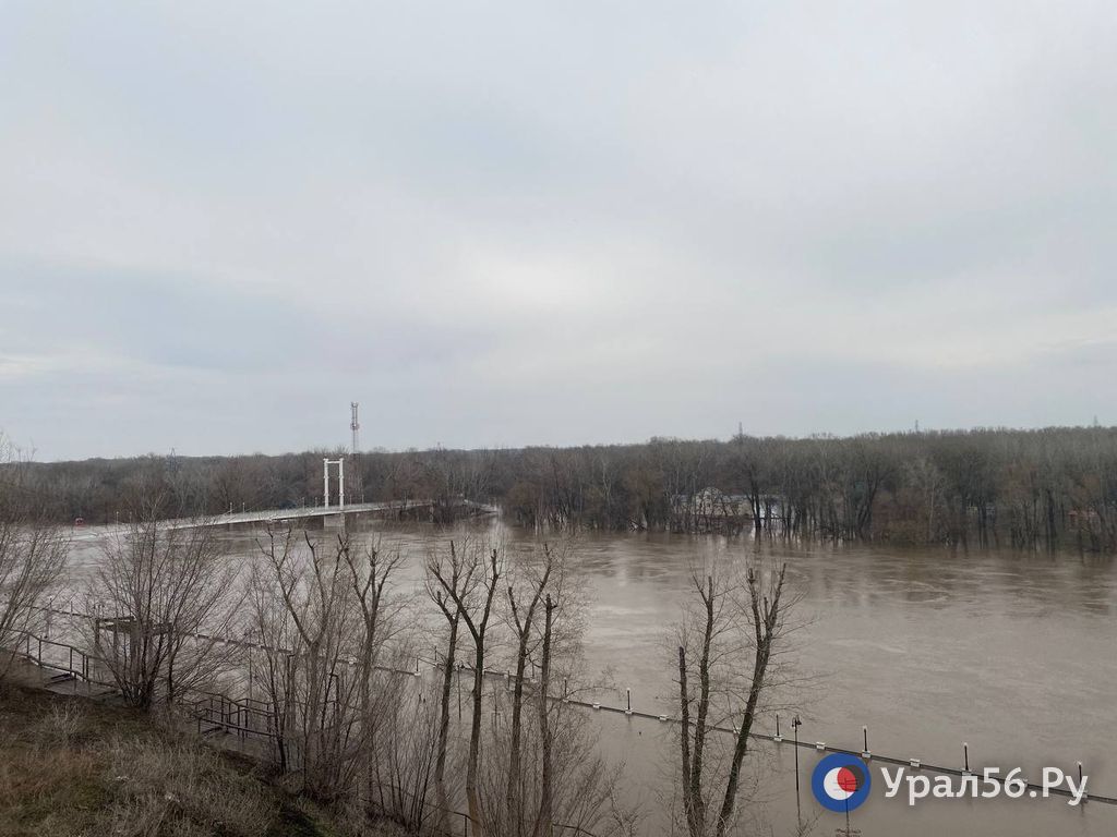 Урал в Оренбурге, 9 апреля