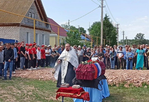 Прощание с Вадимом Михайловым. Источник: Мэрия Абдулинского округа