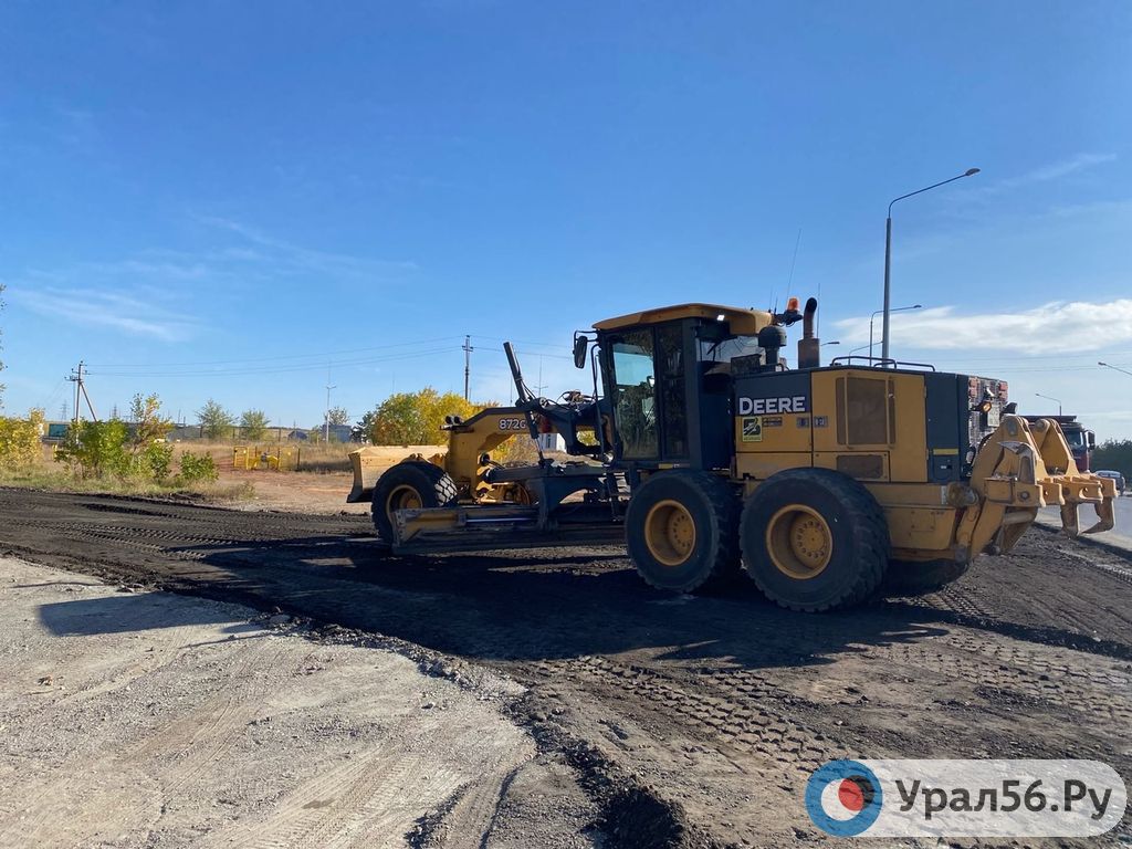 Дорожная техника на ул. Автодромной. Фото из архива