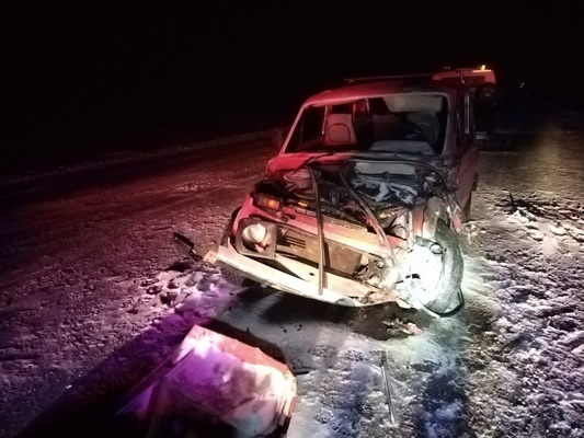 21-летний мужчина, которому запретили водить, снова сел пьяным за руль и попал в ДТП с КамАЗом в Оренбургской области
