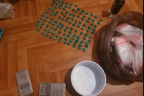 В Оренбурге мать и ее 16-летний сын распространяли героин и метадон