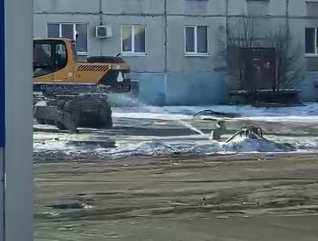 Когда дадут воду в орске сегодня. Прорвало трубу. Орск прорыв дамбы.