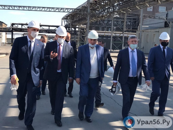 Полпред президента Игорь Комаров и губернатор Денис Паслер сегодня посетили Орск и Новотроицк