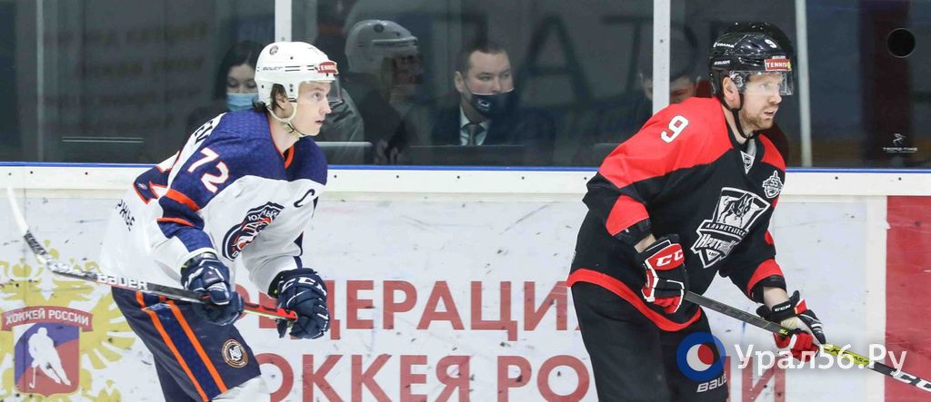 На льду Нефтяник и Южный Урал